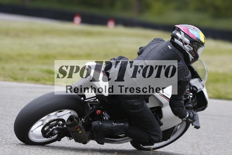 /Archiv-2024/13 22.04.2024 Plüss Moto Sport ADR/Freies Fahren/unklar